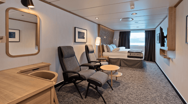 Hurtigruten - MS Roald Amundsen - Arctic Superior TT